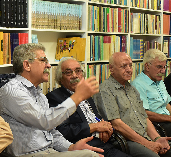 نشستی با حضور کنشگران فرهنگ کوردی به بهانه‌ی بررسی کتاب گلستان کوردی در کرماشان